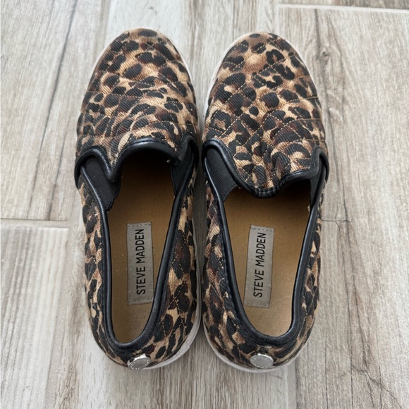 Steven Madden Flat Sneaks - Picture 2 of 9